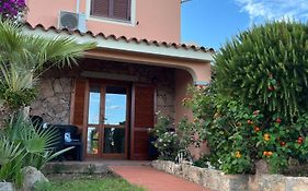 Casa Sviluppata Su Due Piani Con Doppia Veranda E Parcheggio Privato