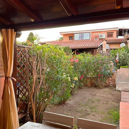 Casa Sviluppata Su Due Piani Con Doppia Veranda E Parcheggio Privato San Teodoro  Esterno foto