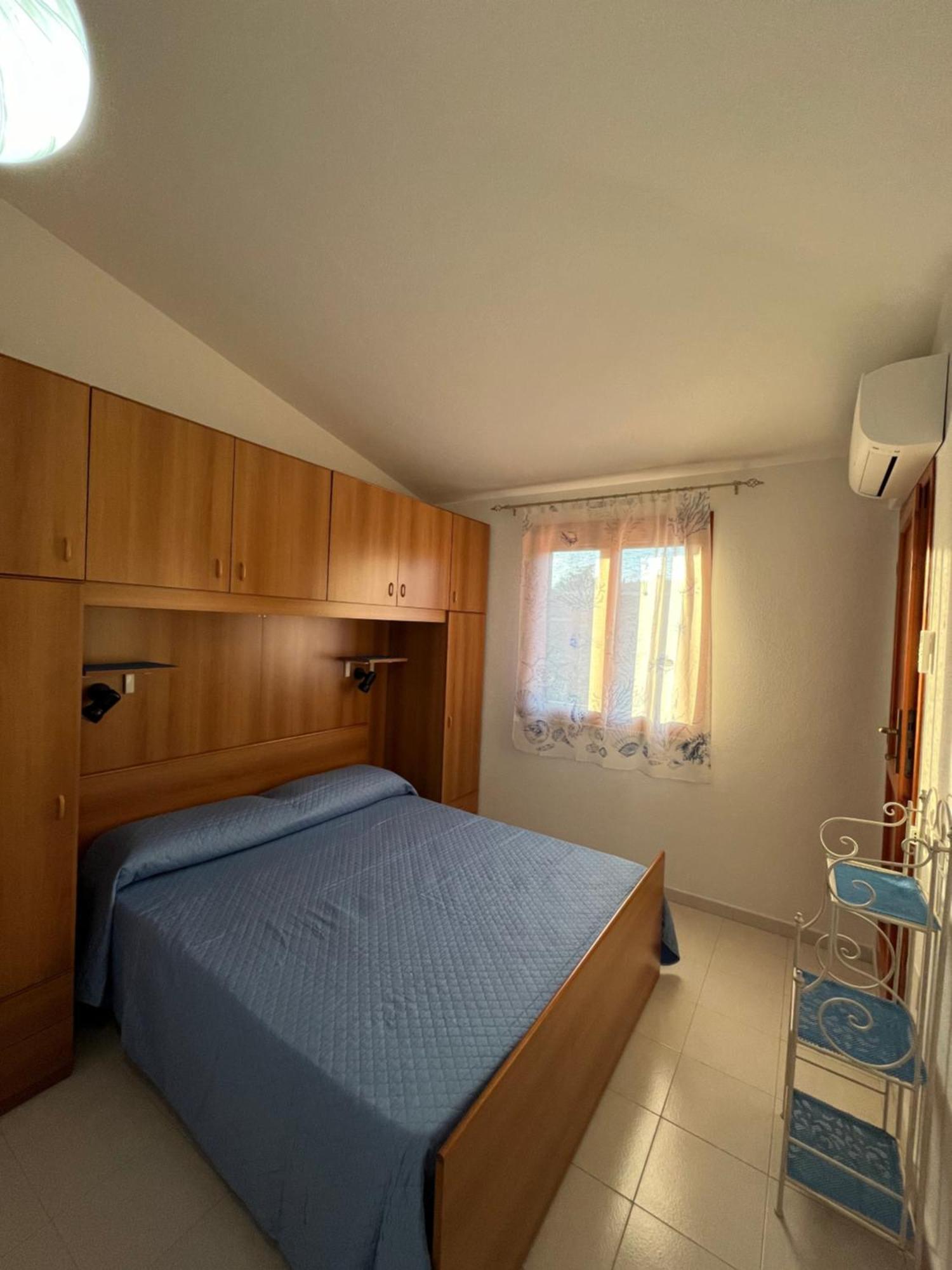 Casa Sviluppata Su Due Piani Con Doppia Veranda E Parcheggio Privato San Teodoro  Esterno foto