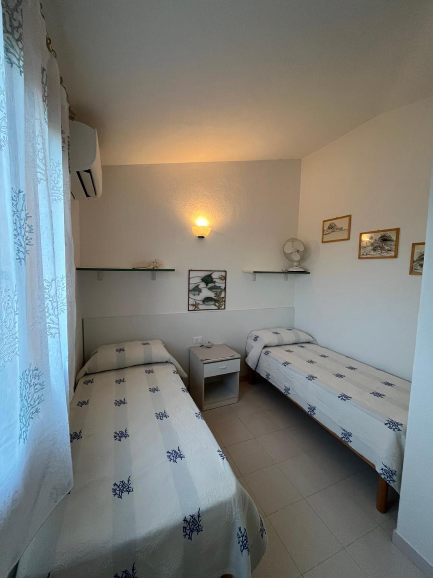 Casa Sviluppata Su Due Piani Con Doppia Veranda E Parcheggio Privato San Teodoro  Esterno foto