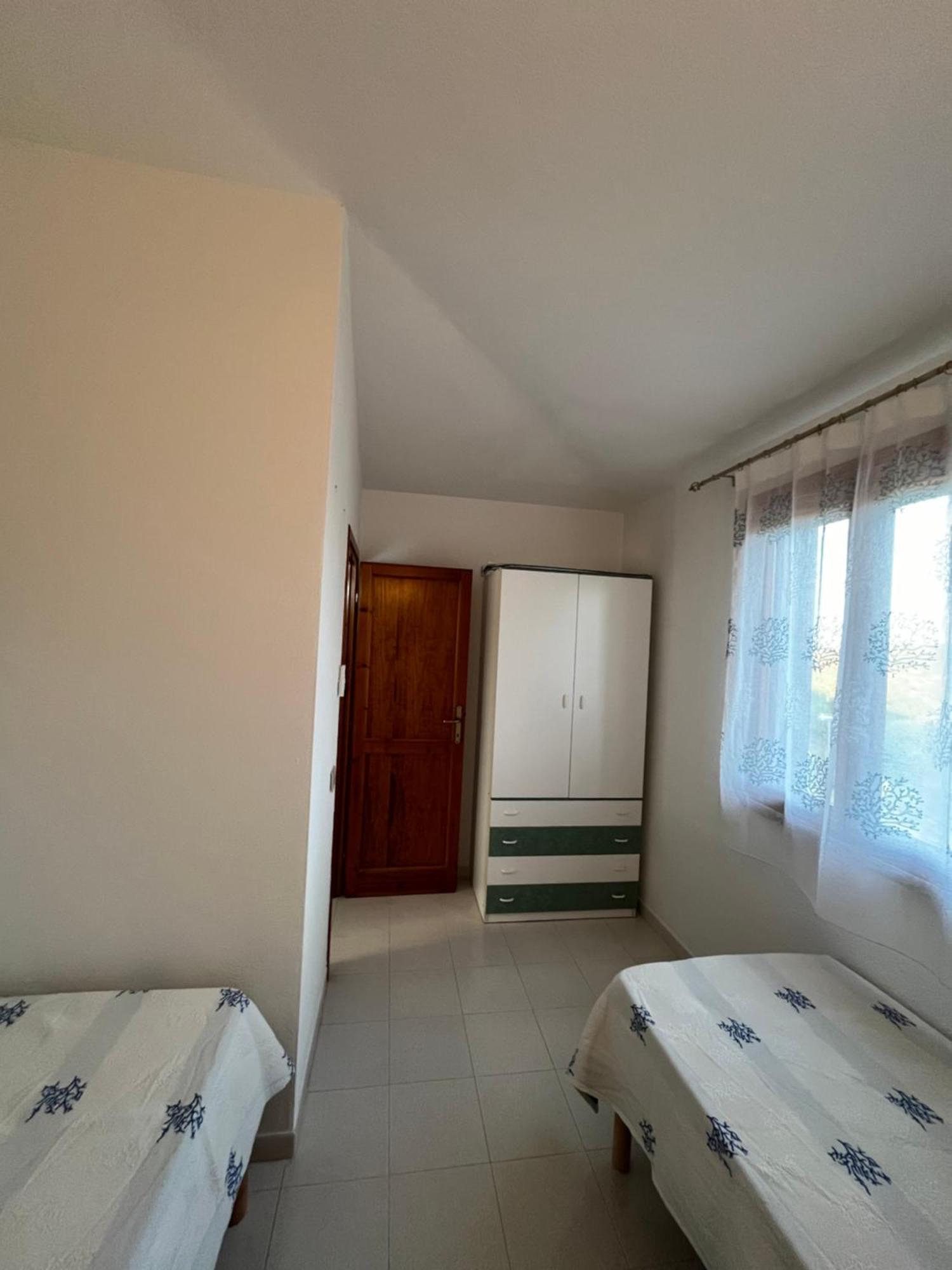 Casa Sviluppata Su Due Piani Con Doppia Veranda E Parcheggio Privato San Teodoro  Esterno foto