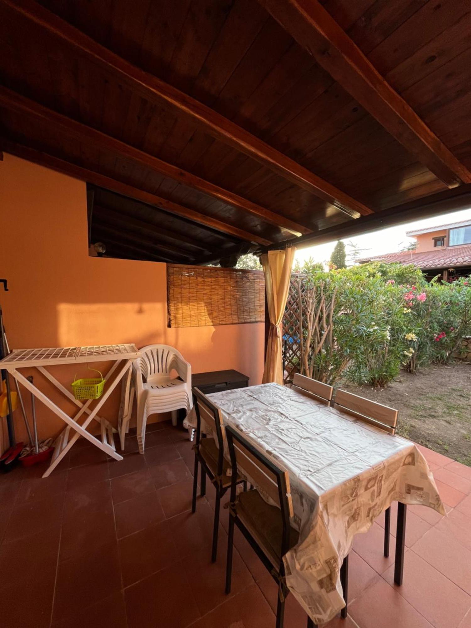 Casa Sviluppata Su Due Piani Con Doppia Veranda E Parcheggio Privato San Teodoro  Esterno foto