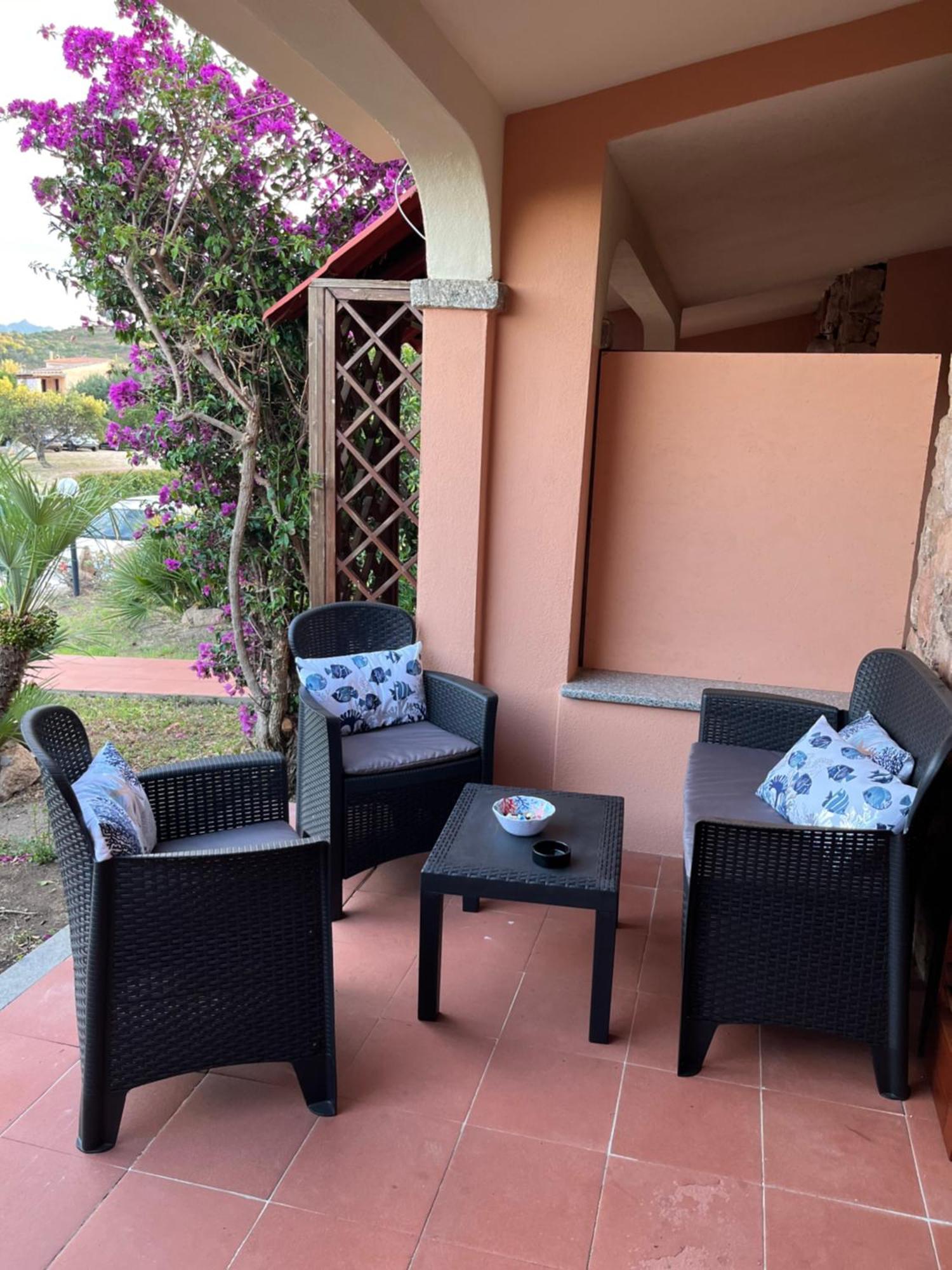 Casa Sviluppata Su Due Piani Con Doppia Veranda E Parcheggio Privato San Teodoro  Esterno foto